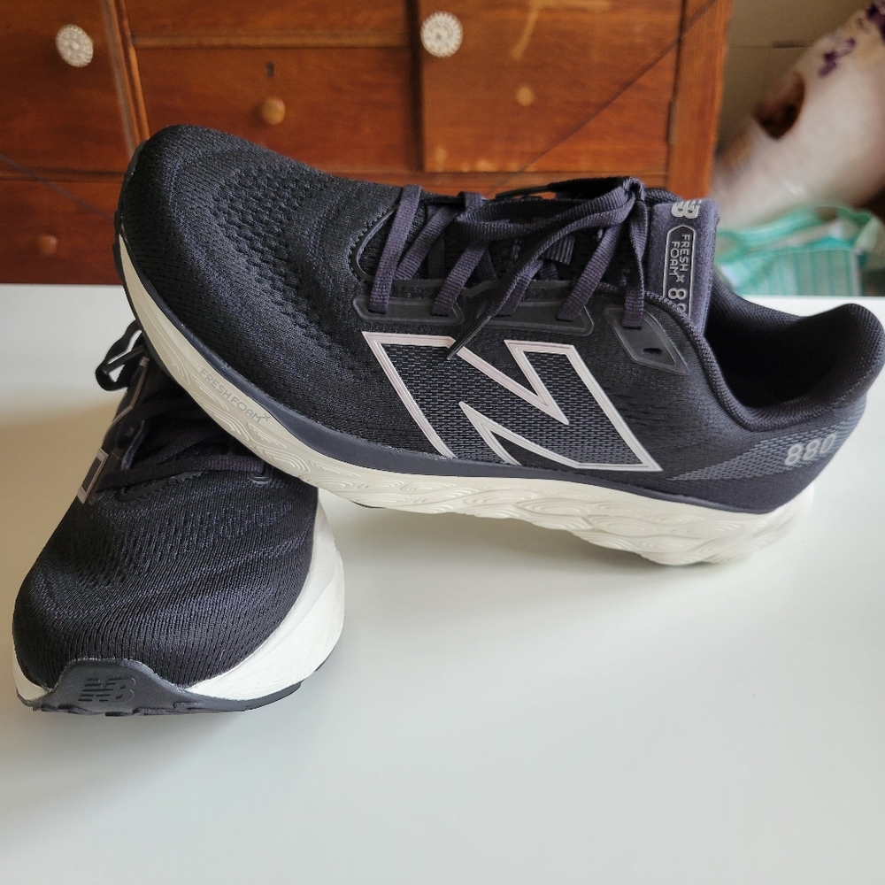 NEW Black New Balance Fresh Foam 880 Women's 9.5M